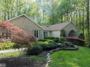 6326 Youngs Branch Dr, Fairfax Station, VA 22039