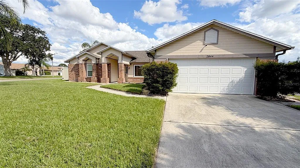 4 bed, 2.0 bath, 1956 sqft, $3,500 — Photo 4