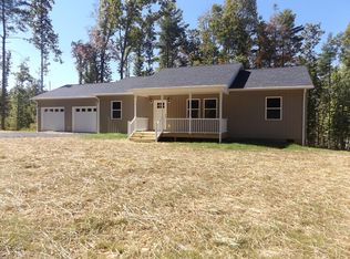 1103 Deer Ridge Rd, Hillsville, VA 24343