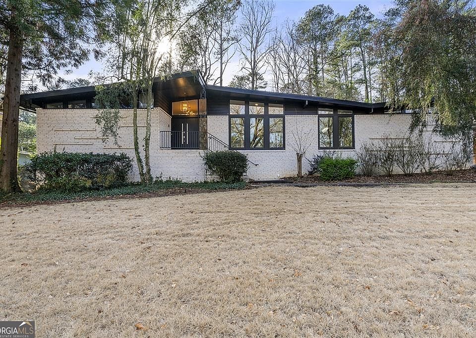 1st image of 2277 Street De Vl NE