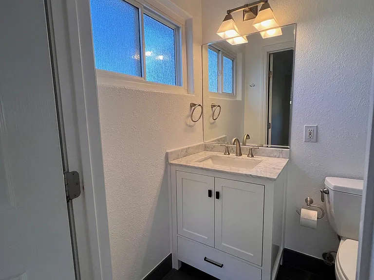 Woodcrest Dr — Photo 17