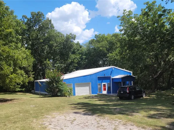 113 S Spruce St, Stratford, OK 74872
