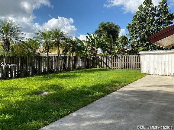 4th image of 11740 NW 44th St