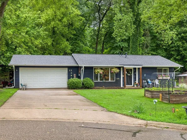 2286 Bevans Cir, Red Wing, MN 55066