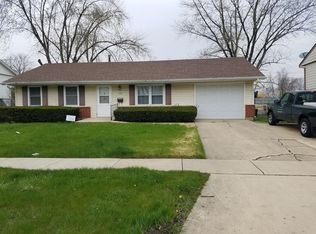 710 Ridge Cir, Streamwood, IL 60107