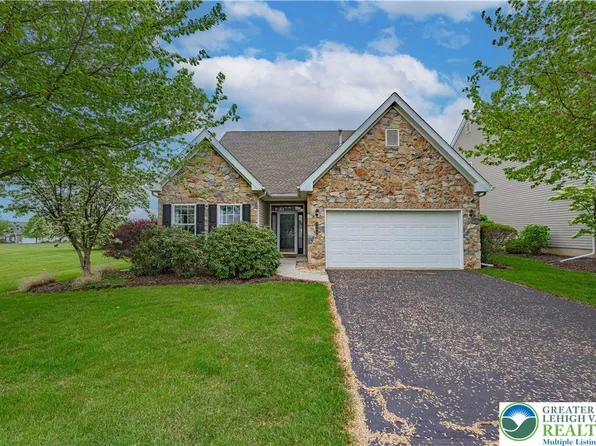 2608 Terrwood Dr W, Macungie, PA 18062