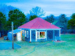 139 Skiffs Ln #B, West Tisbury, MA 02575