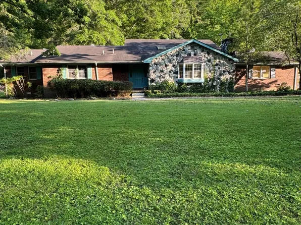 28 Atkins Belcher Rd, Elkhorn City, KY 41522