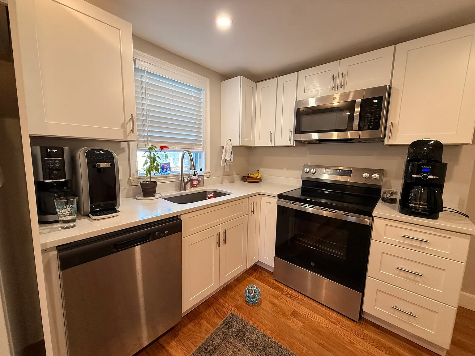 3 bed, 946 sqft, $3,000 — Photo 3