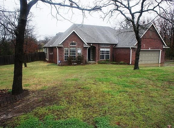 3rd image of 104 Craven Dr