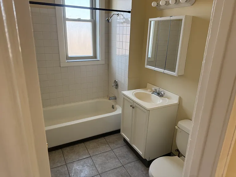 1431 S Avers Ave #3F — Photo 8
