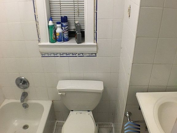 5th image of 3552 Steinway St APT 10