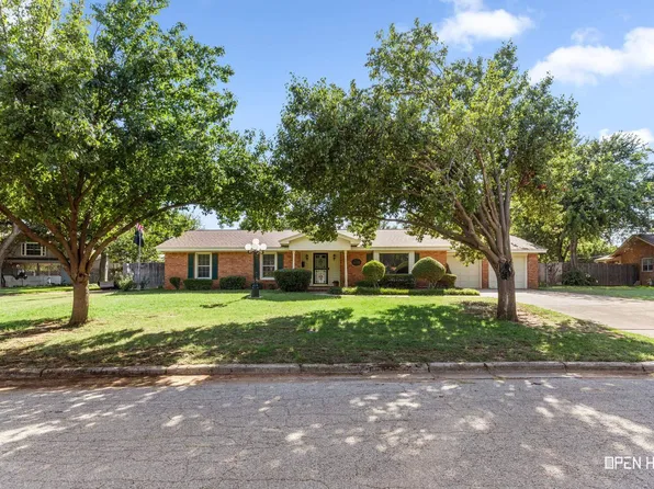 4512 Meadowbrook Dr, Wichita Falls, TX 76308
