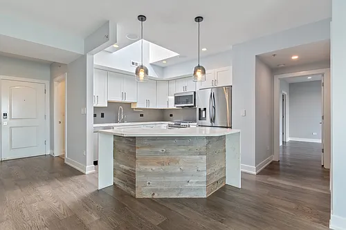 635 Perrie Dr #604 Photo 1