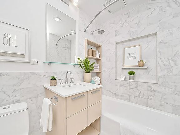 5th image of 49 E 34th St #31A