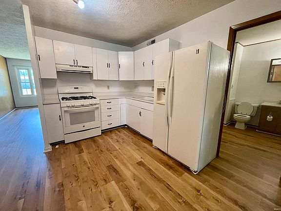 3rd image of 2315 Sequoya Dr