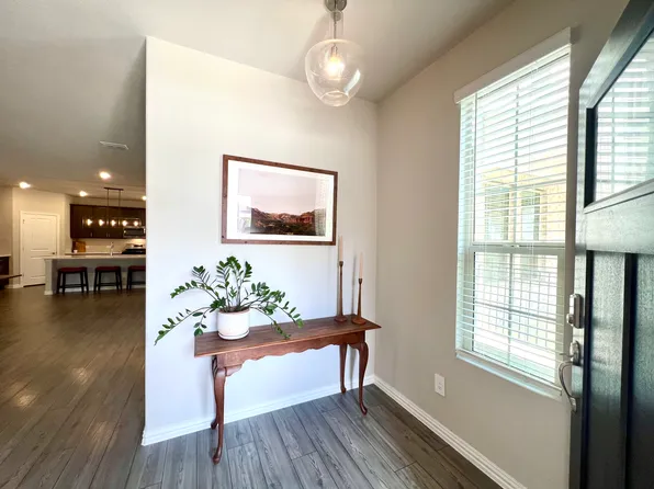 2629 Gateway Ave, Corinth, TX 76210