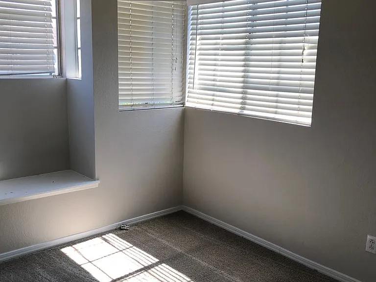 10328 New Bedford Ct — Photo 16