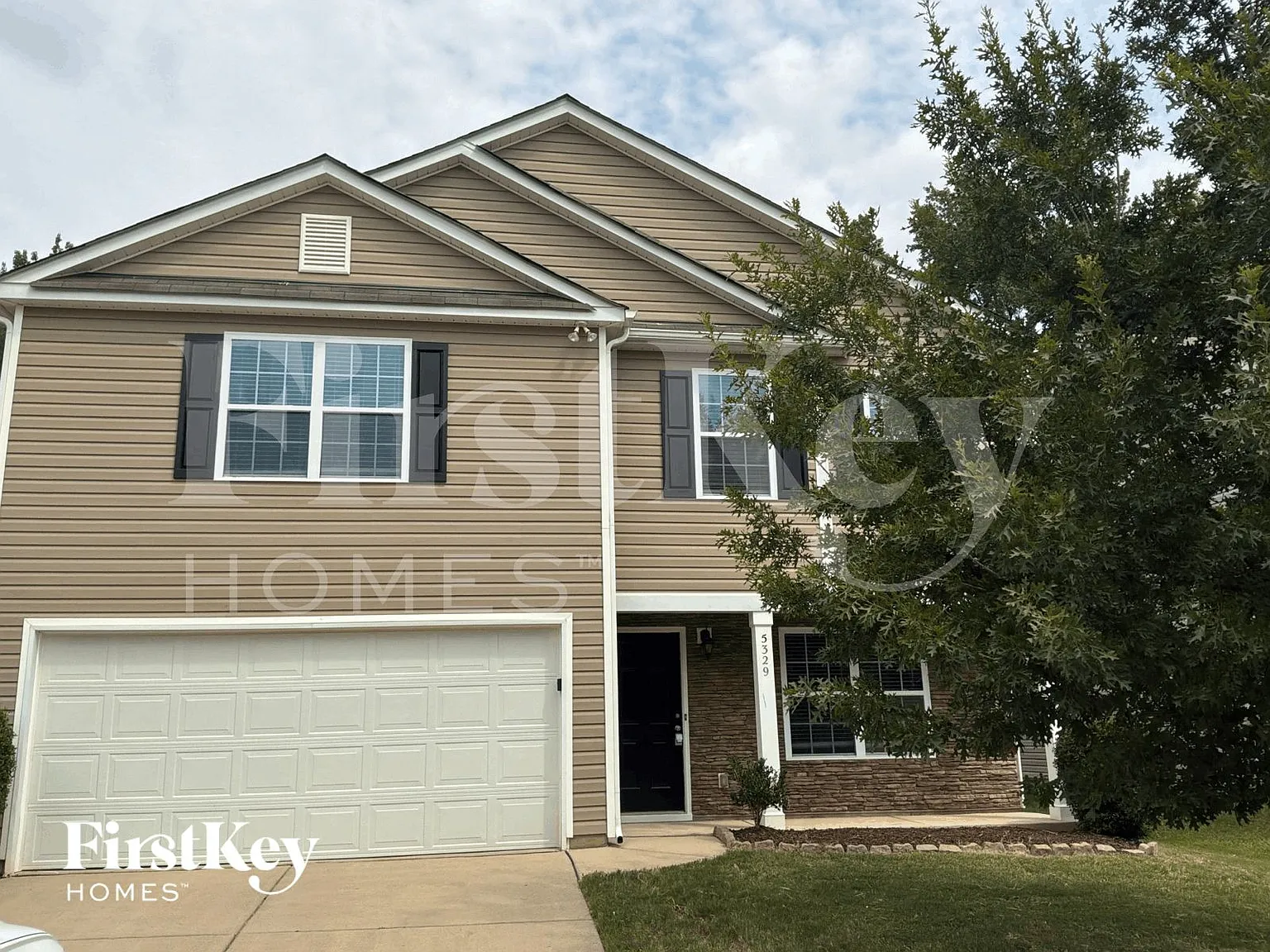 4 bed, 2.5 bath, 3100 sqft, $2,660 — Photo 1