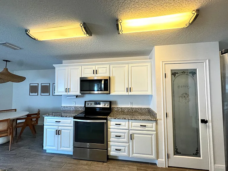 115 Hollyhock Dr — Photo 6