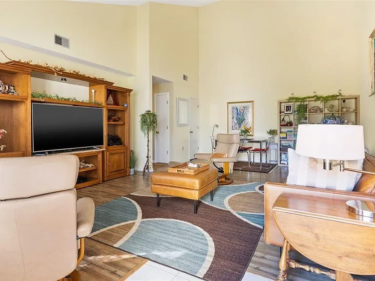 5444 Villa Deste Ct — Photo 2