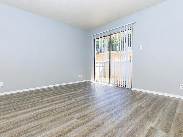 Sunridge Apartments — Photo 4