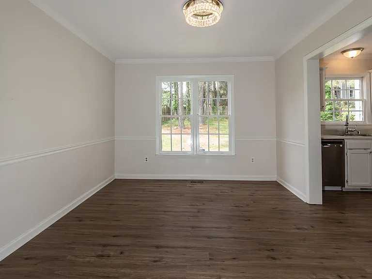 805 Penncross Dr — Photo 9