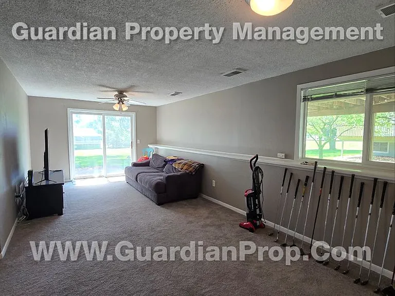 831 Pontiac Ln — Photo 12