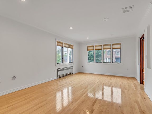 4th image of 251 Bellemeade Ave