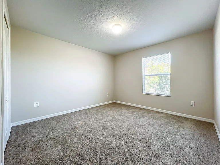 3002 Bargate St — Photo 9