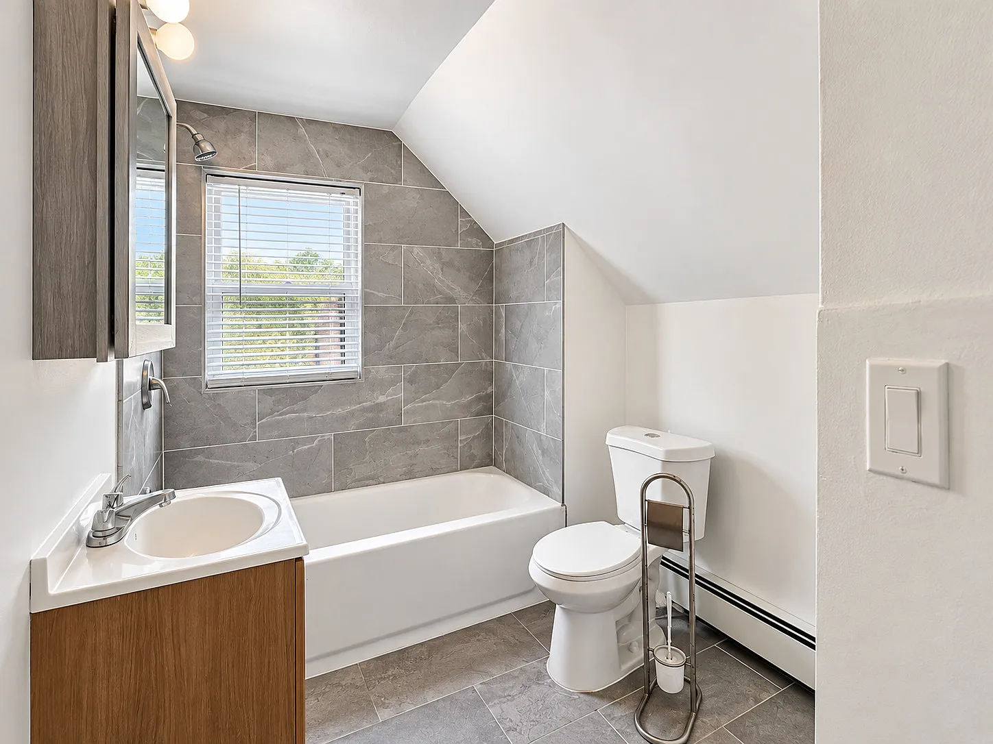 2 bed, $2,100 — Photo 3
