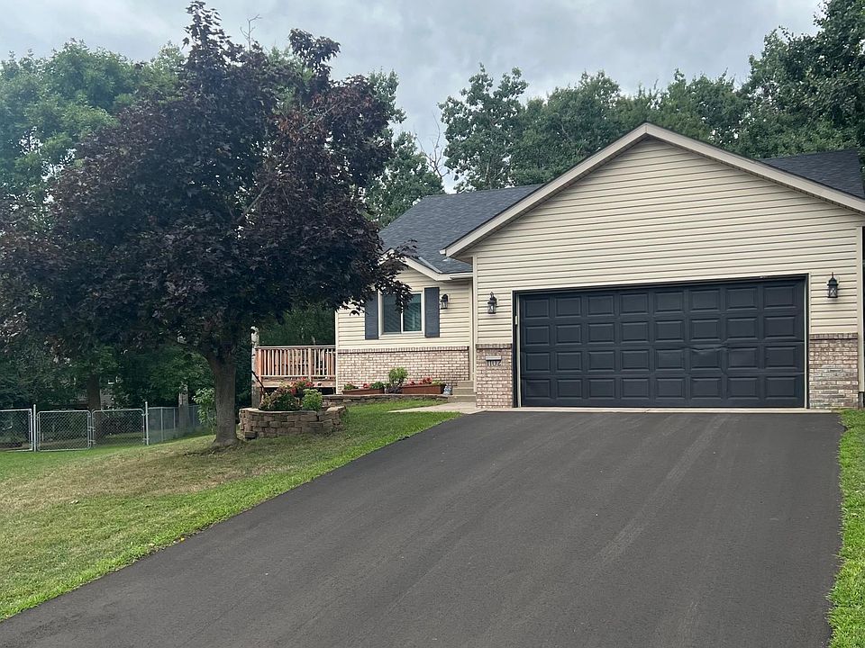1st image of 1102 Summit Way