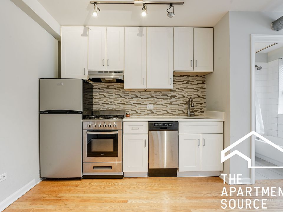 1st image of 2520 W Leland Ave #B05