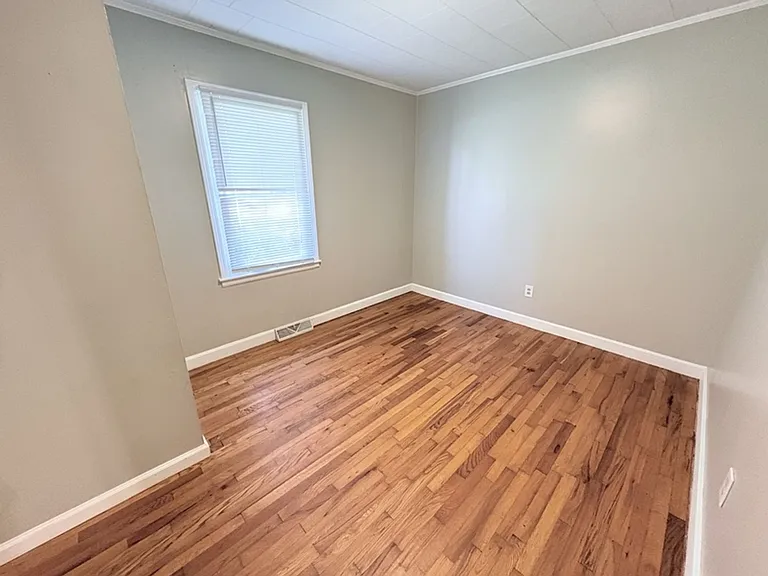 650 Berkeley Dr — Photo 10