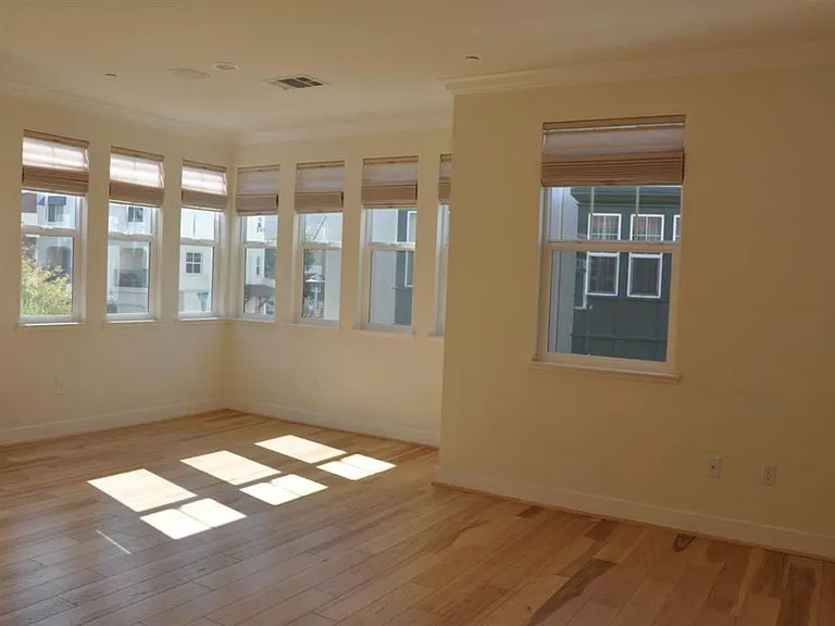 2842 Catalino St — Photo 5