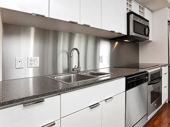 4th image of 788 Hamilton St #902