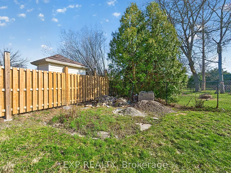 2580 Noella Cres #LOWER — Photo 29