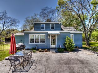 8282 Brays Point Rd, Hayes, VA 23072