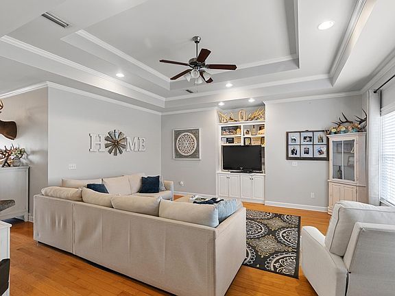 4th image of 711 Strickland Rd