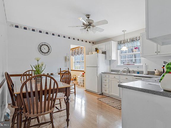 4th image of 120 Claiborne Rd