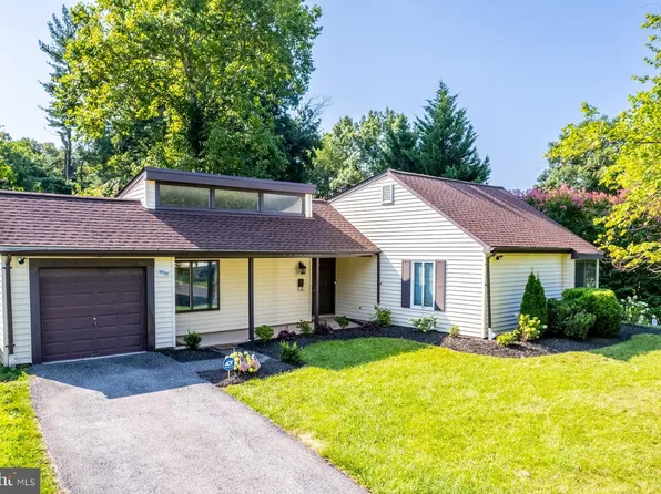 15598 Peach Walker Dr, Bowie, MD 20716