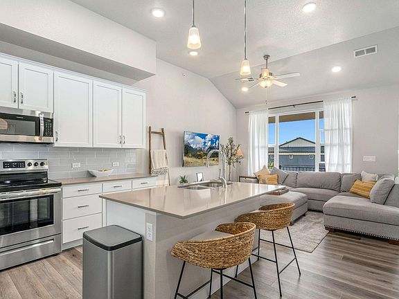 4th image of 4185 N Park Dr #200