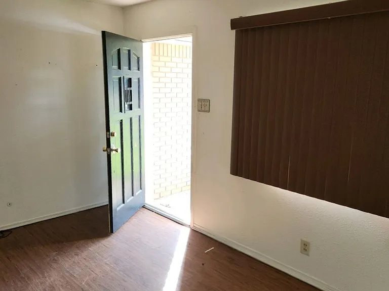 208 Southview Dr — Photo 8