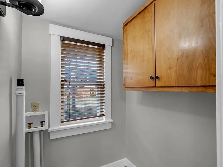 202 E 19th Ave — Photo 17