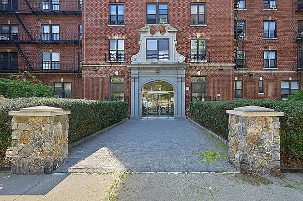 1st image of 31 Ocean Pkwy APT 3K