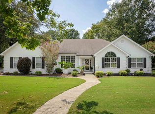 100 Burton Hills Dr, Sheffield, AL 35660