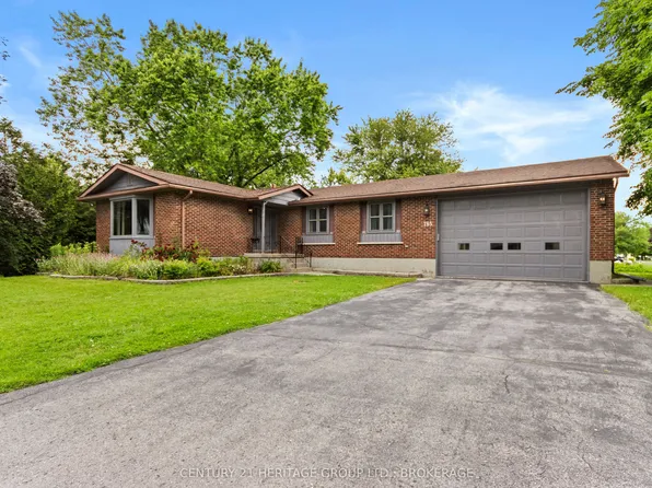 785 Allum Ave, Kingston, ON K7M 7A3