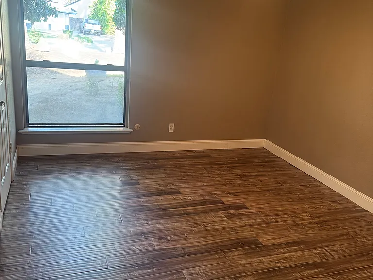 526 E Kelso Ave — Photo 9