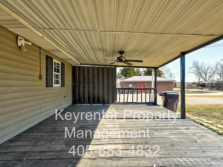 3607 SW 12th St — Photo 6
