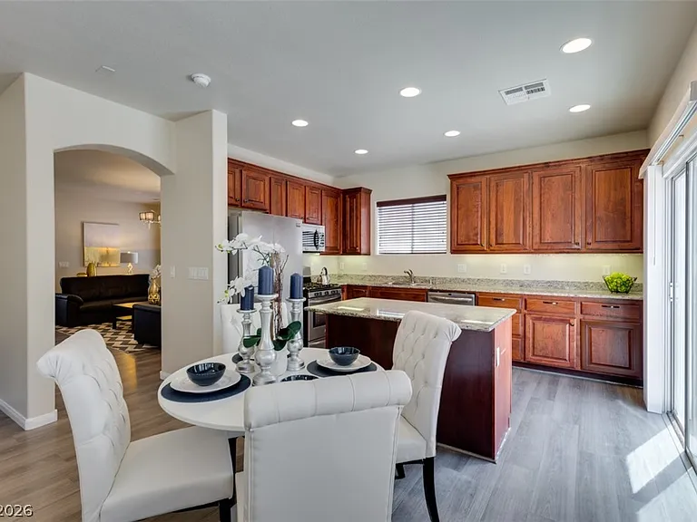 3305 Umbria Gardens Ave — Photo 11